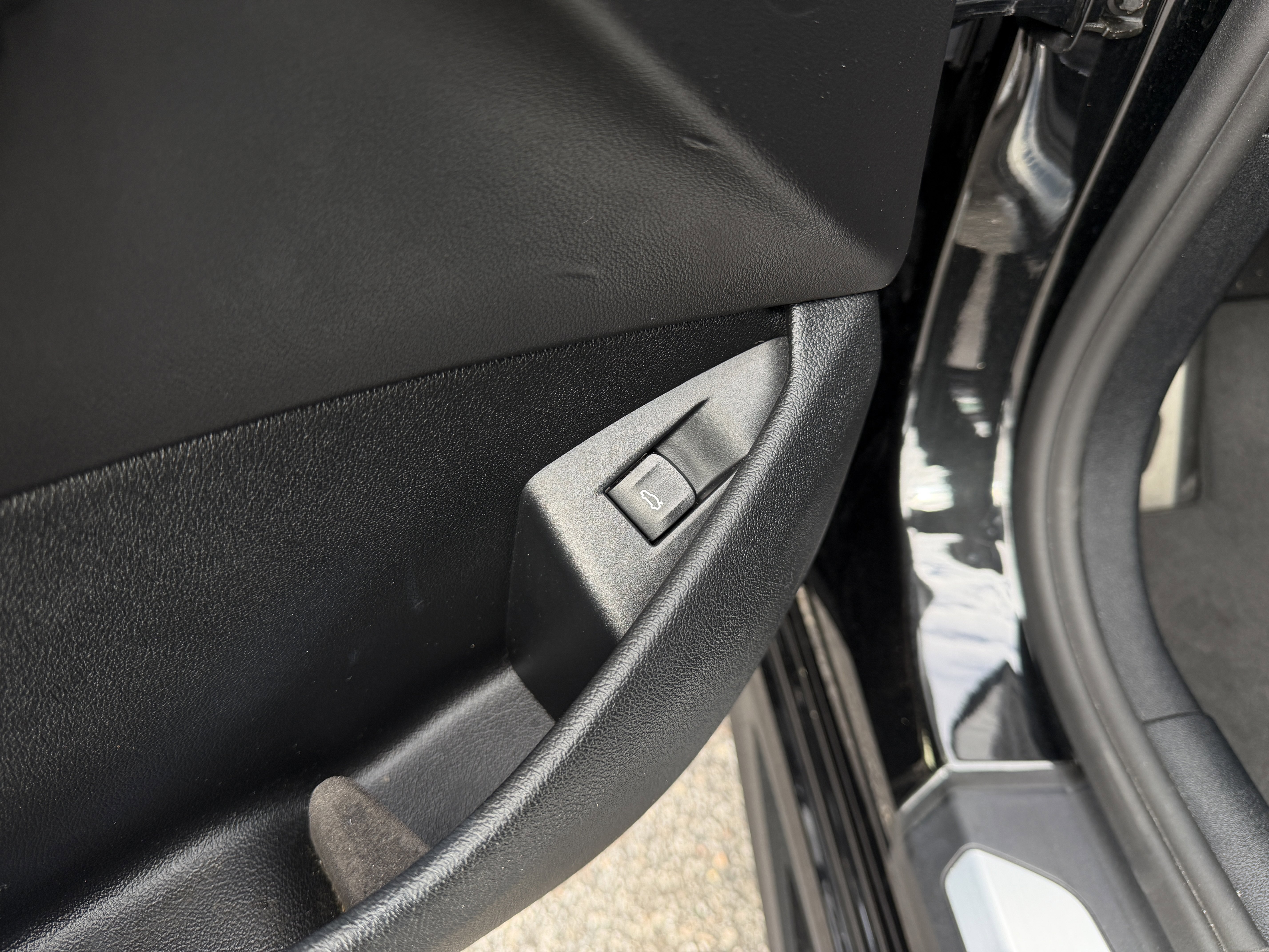 Used 2021 BMW 840i Coupe w/ M Sport Package image 13