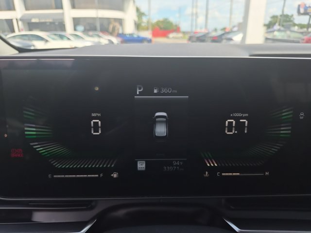 Used 2025 Kia Carnival FWD image 13