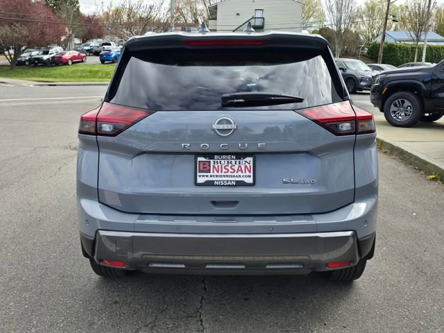 Used 2025 Nissan Rogue SL w/ Tech Package image 6