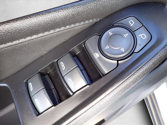 Used 2023 Chevrolet Traverse LT image 16