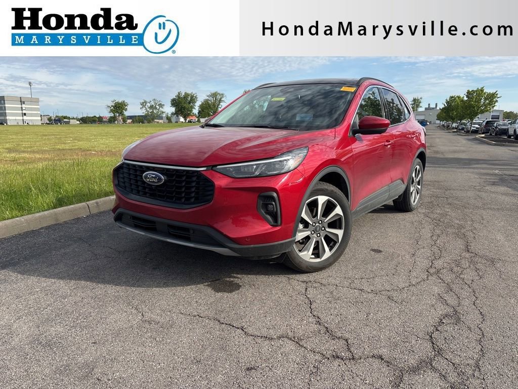 Used 2025 Ford Escape Platinum w/ Premium Technology Package AWD/4WD image 1