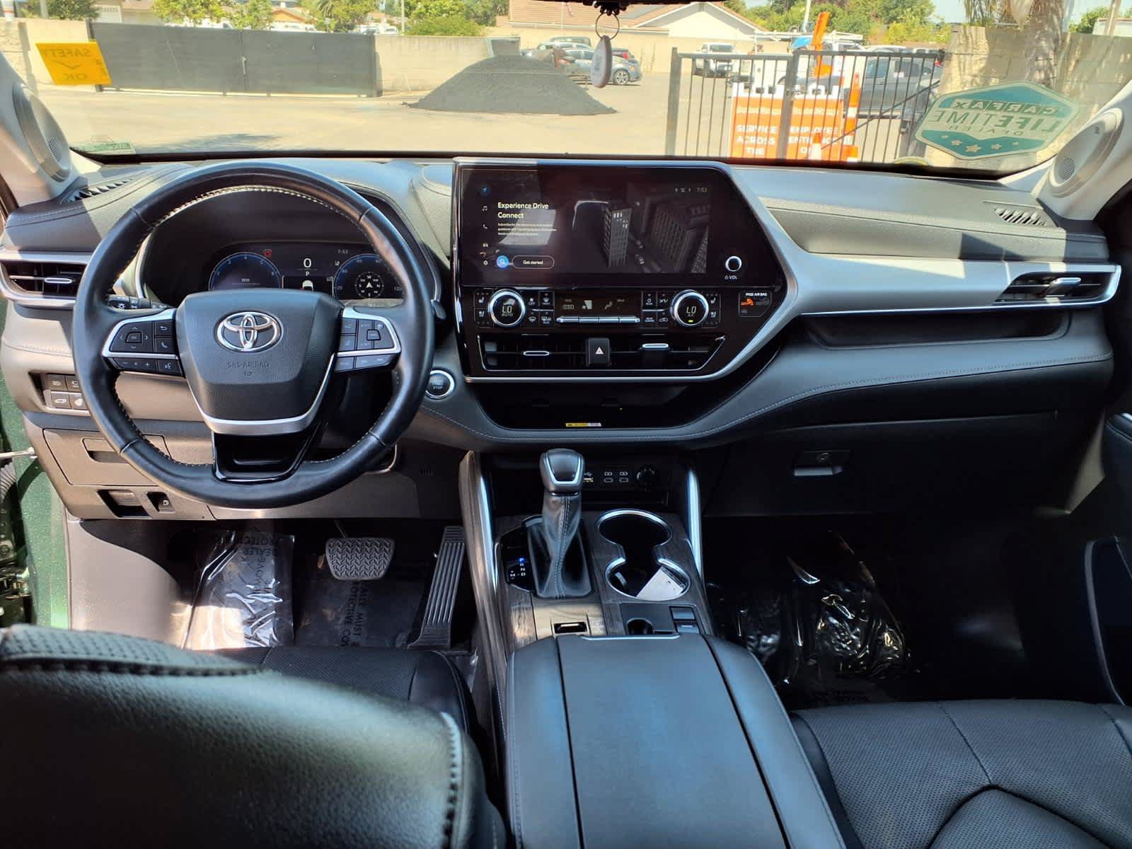 Used 2023 Toyota Highlander Platinum FWD image 15