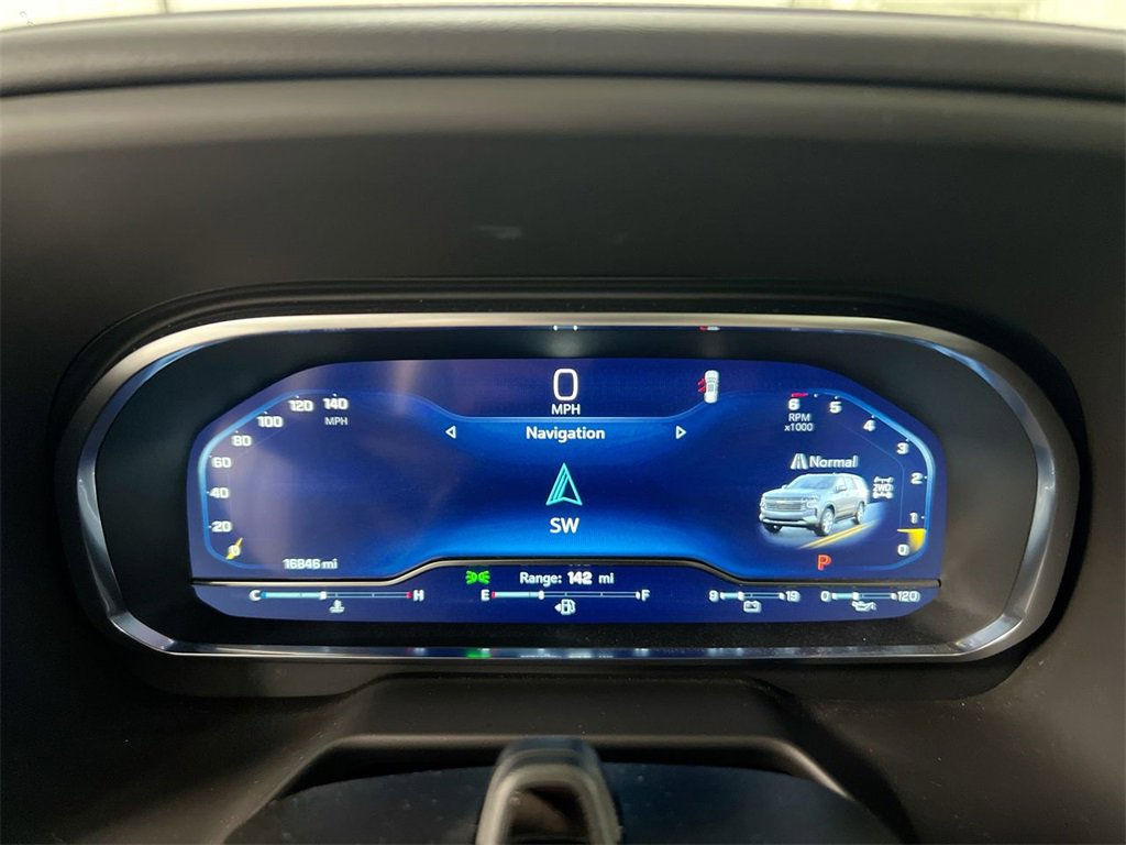 Used 2024 Chevrolet Suburban High Country w/ Advanced Technology Package image 11