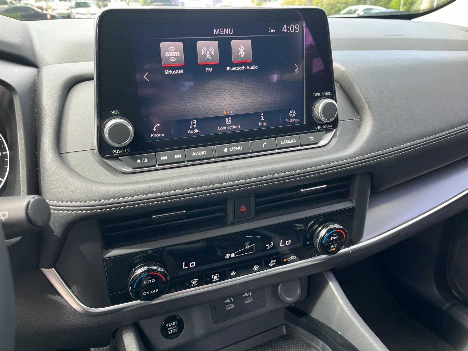 Used 2025 Nissan Rogue SV FWD image 17