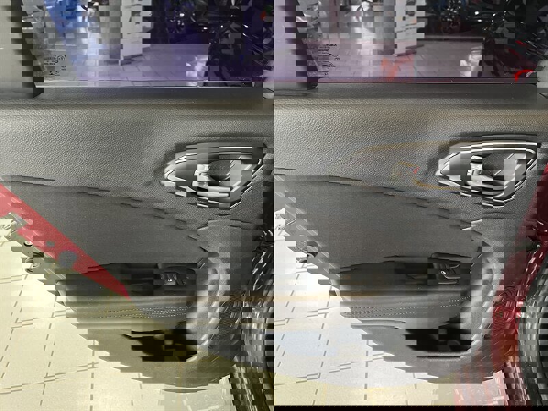 Used 2015 Chrysler 200 Limited w/ Convenience Group image 14