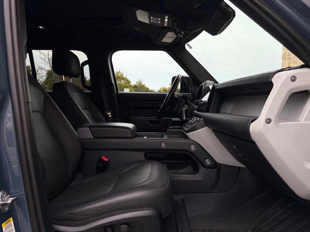 Certified 2023 Land Rover Defender 110 X-Dynamic SE image 18