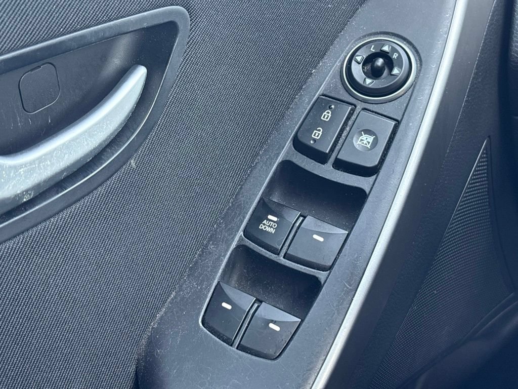 Used 2013 Hyundai Elantra GT FWD image 24