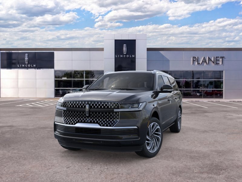 New 2026 Lincoln Navigator L Reserve AWD/4WD image 2