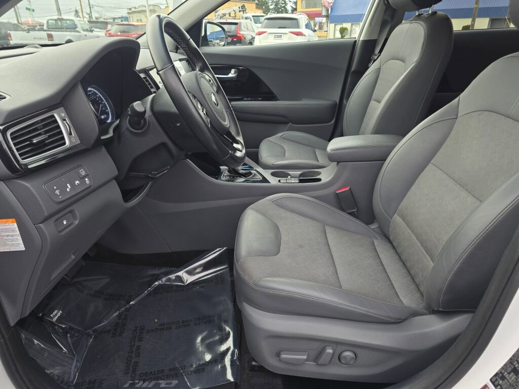 Used 2019 Kia Niro EX image 16