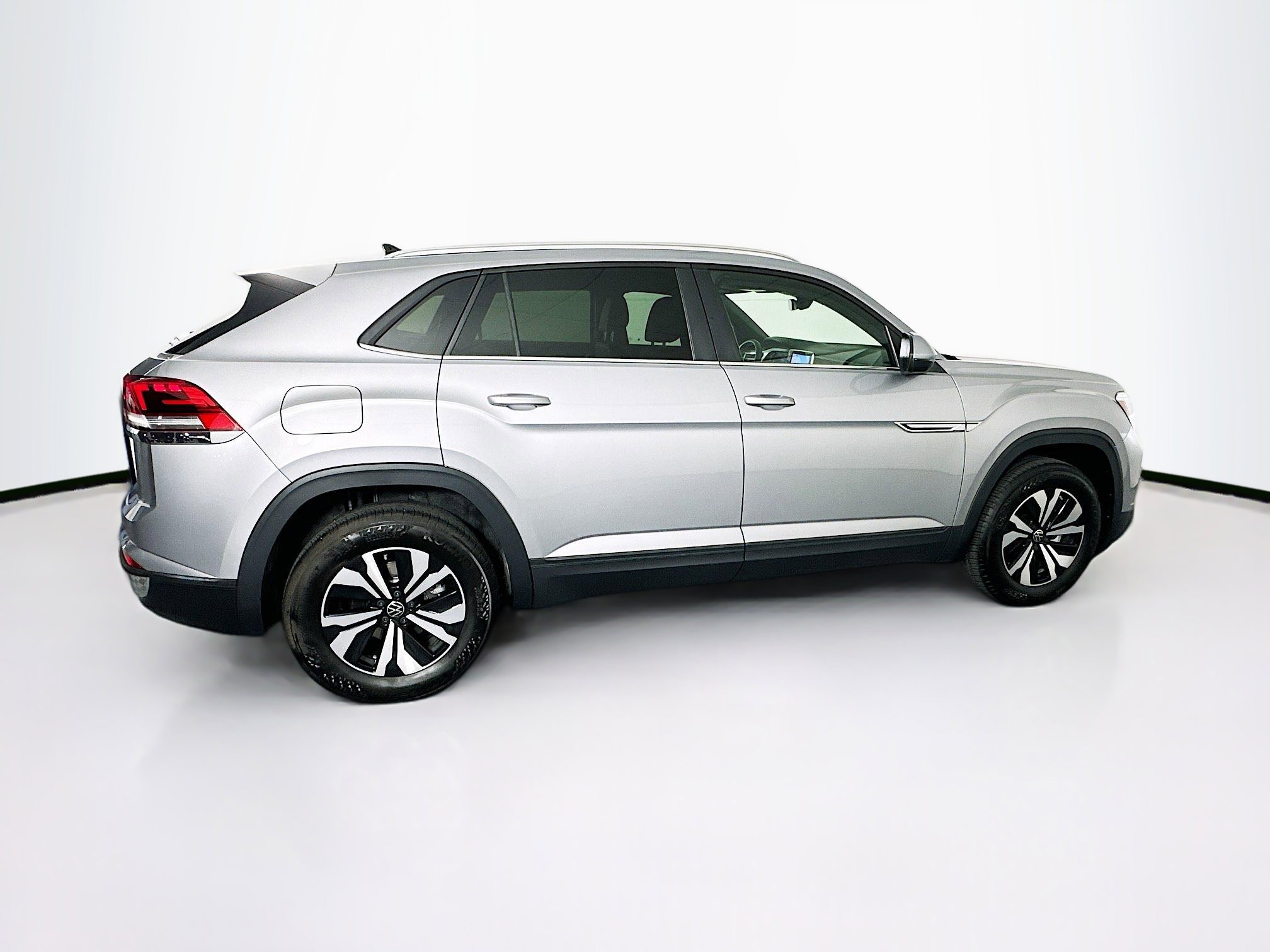 Used 2025 Volkswagen Atlas Cross Sport SE FWD image 10