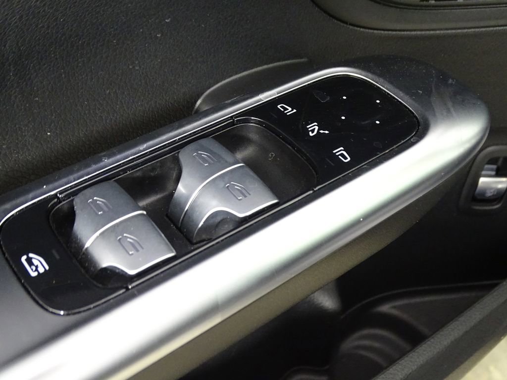 Used 2024 Mercedes-Benz C 300 Sedan image 17