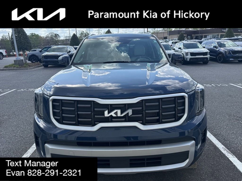 Used 2025 Kia Telluride S image 2