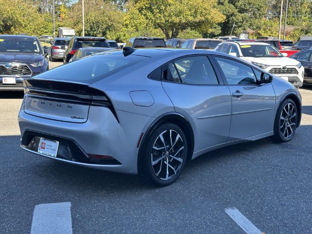 Used 2023 Toyota Prius Prime Premium FWD image 7