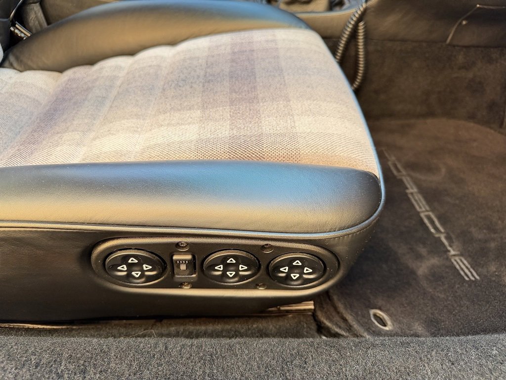 Used 1994 Porsche 911 Turbo image 24