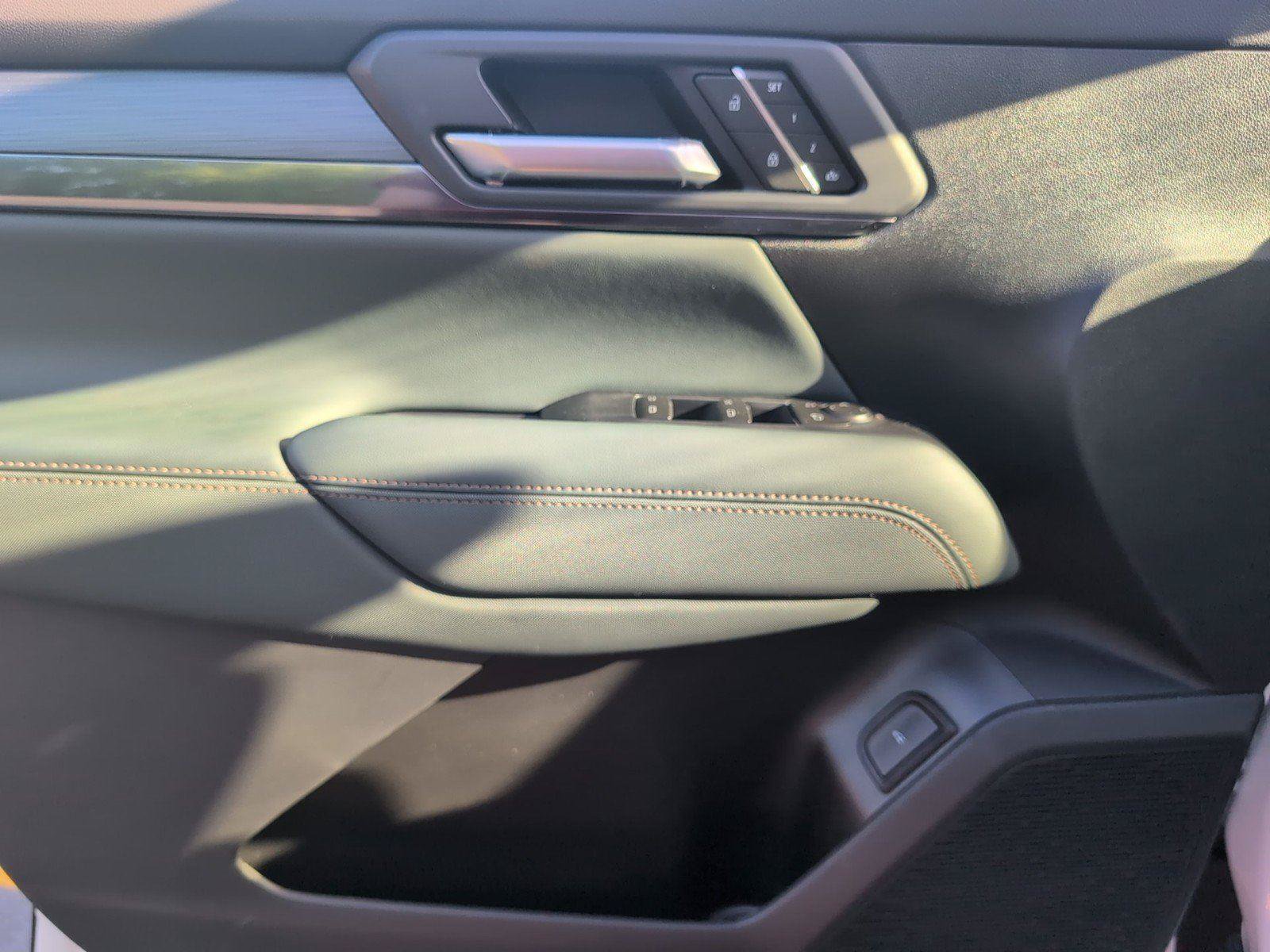 New 2026 GMC Terrain AT4 w/ Convenience Package III AWD/4WD image 19