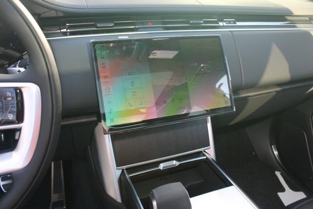 New 2026 Land Rover Range Rover SE image 16