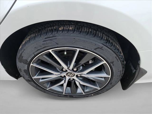 Used 2021 Toyota Camry XLE w/ Cold Weather Package image 13