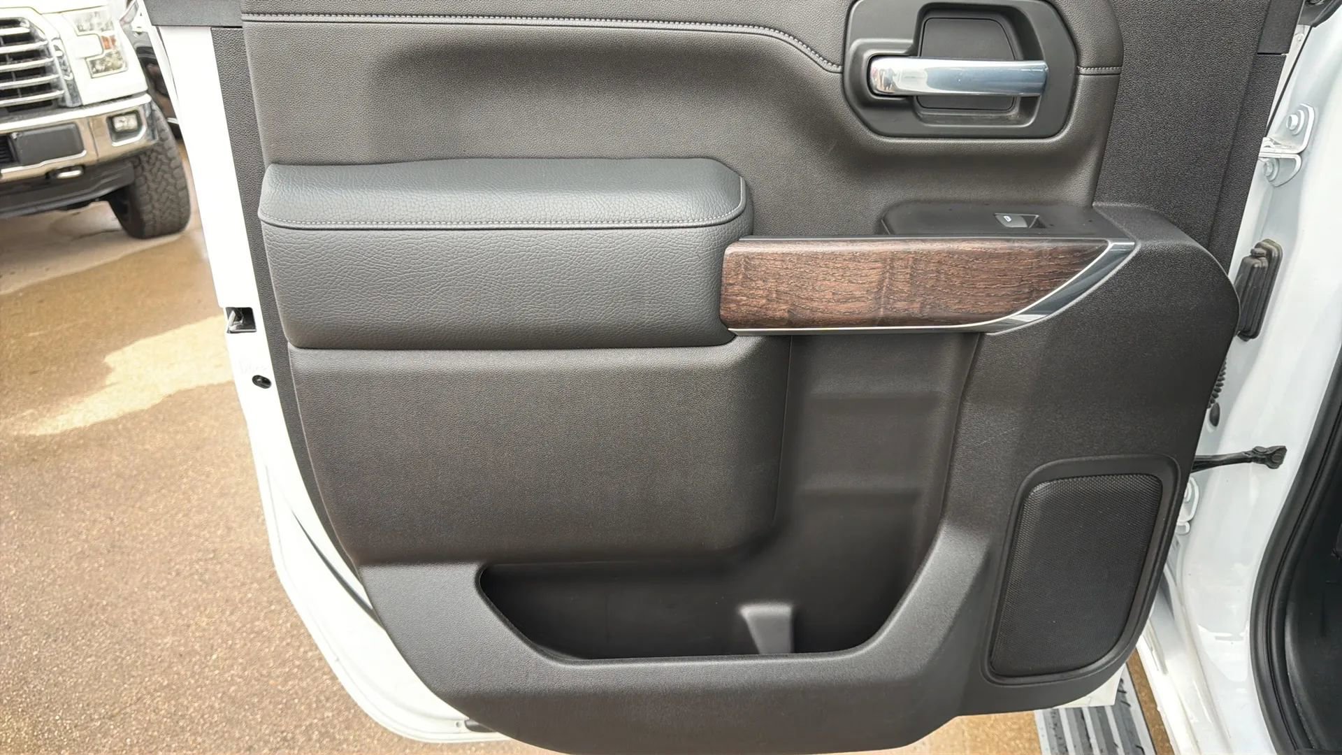 Used 2022 GMC Sierra 2500 Denali w/ Denali Ultimate Package AWD/4WD image 12