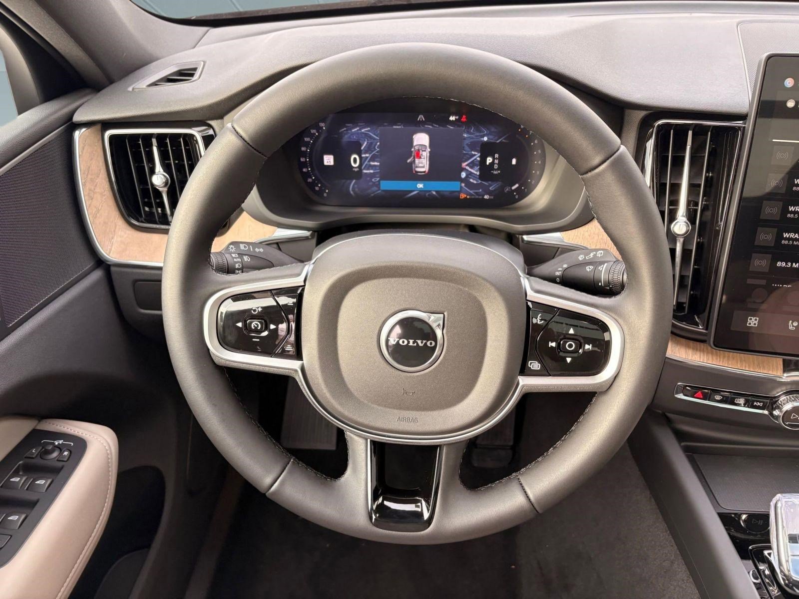 New 2026 Volvo XC60 B5 Core w/ Climate Package image 18