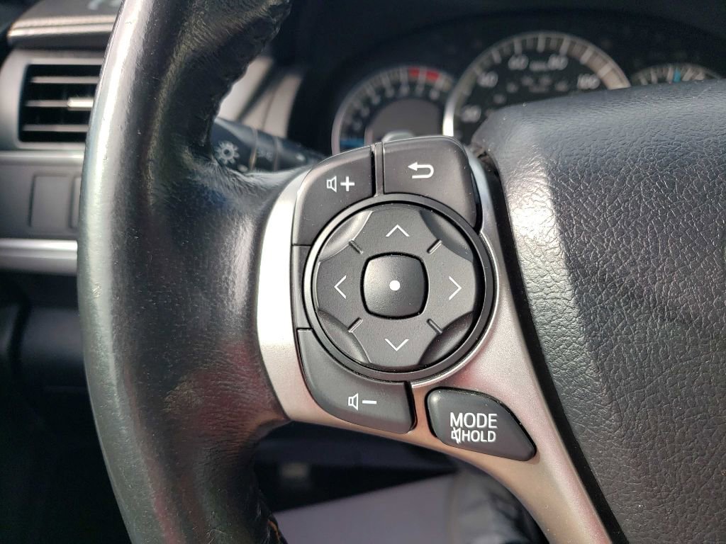 Used 2013 Toyota Camry SE image 16