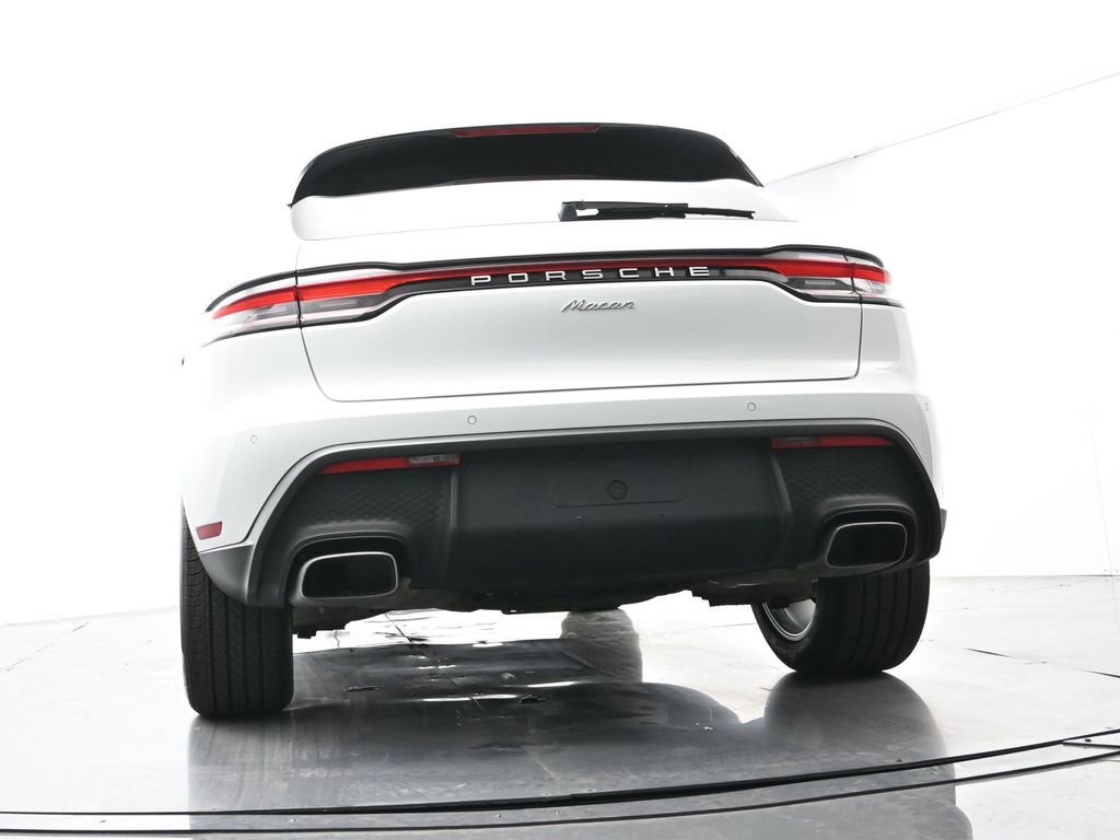 Certified 2023 Porsche Macan AWD/4WD image 49