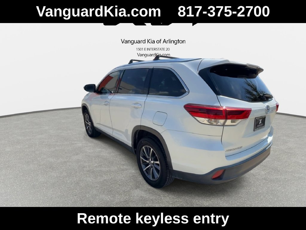 Used 2019 Toyota Highlander XLE FWD image 7