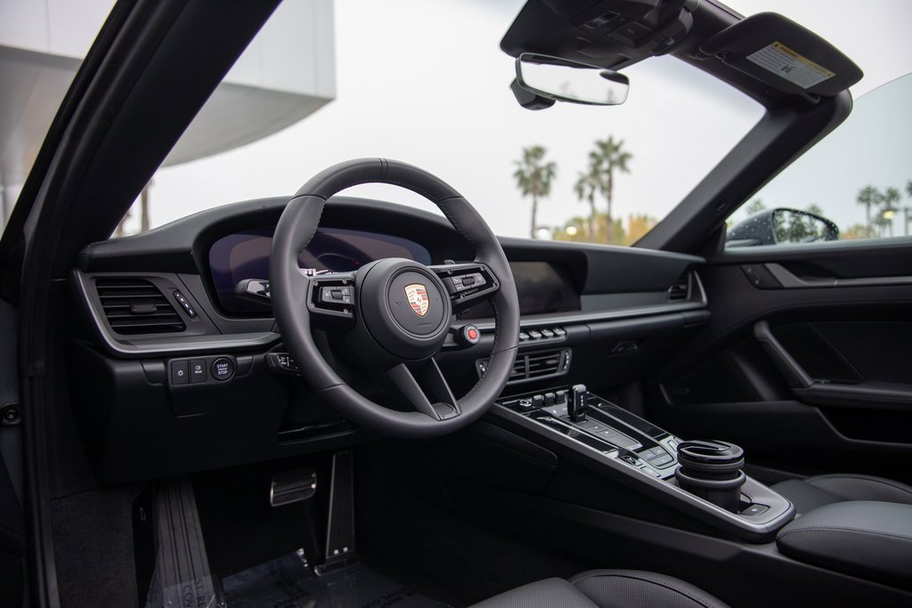 Certified 2025 Porsche 911 Carrera image 4