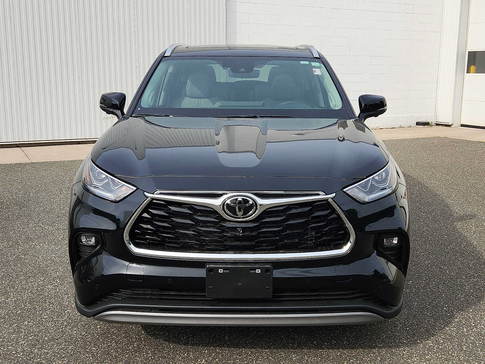 Used 2026 Toyota Highlander Platinum AWD/4WD image 2