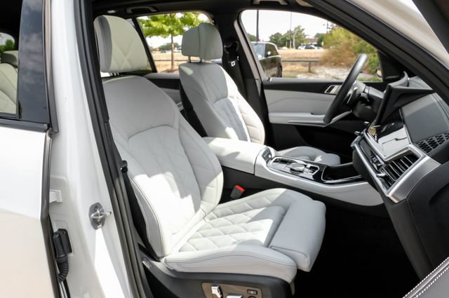Used 2026 BMW X5 xDrive40i w/ M Sport Package AWD/4WD image 40