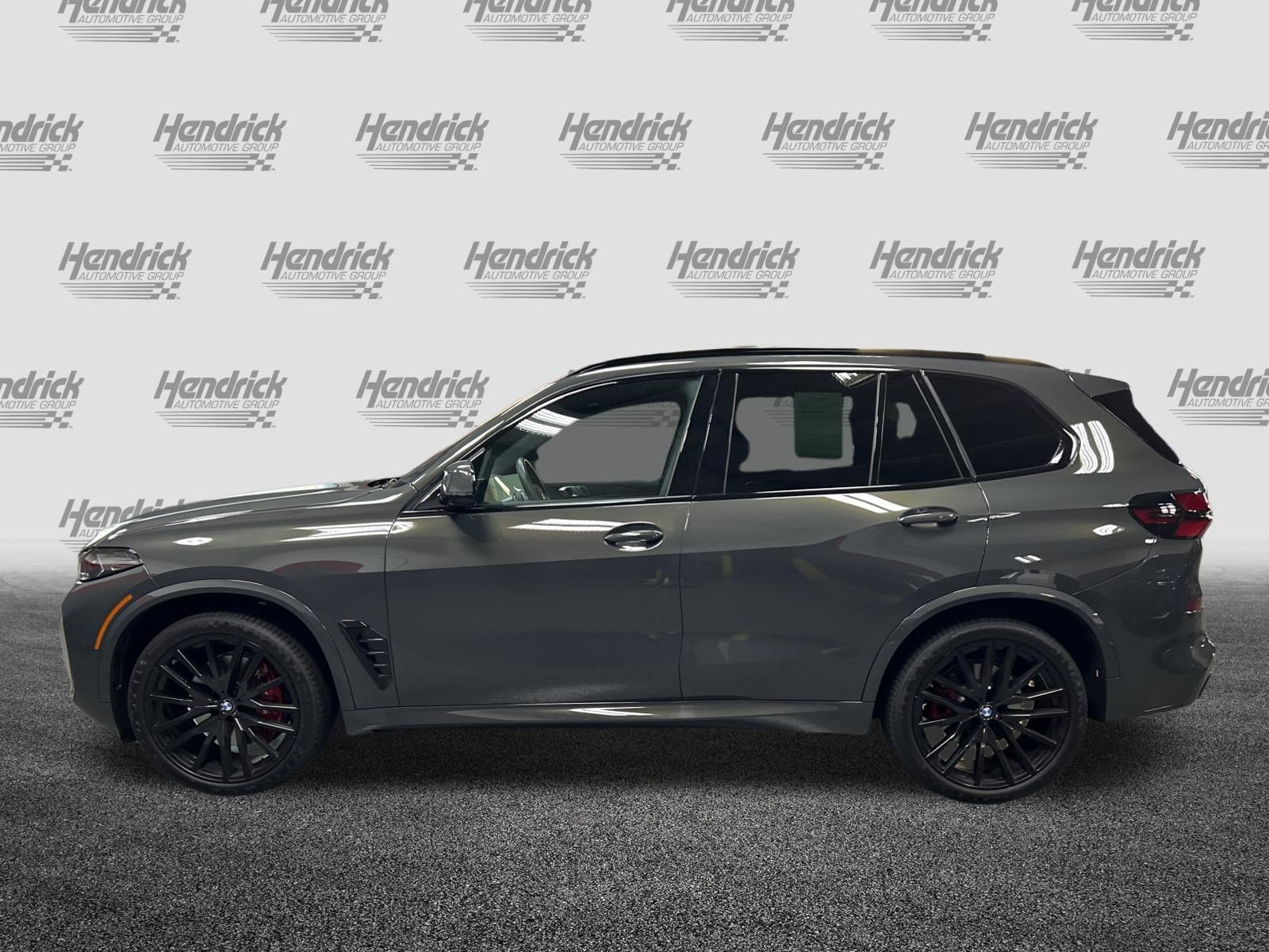 Used 2026 BMW X5 sDrive40i w/ Executive Package RWD image 7