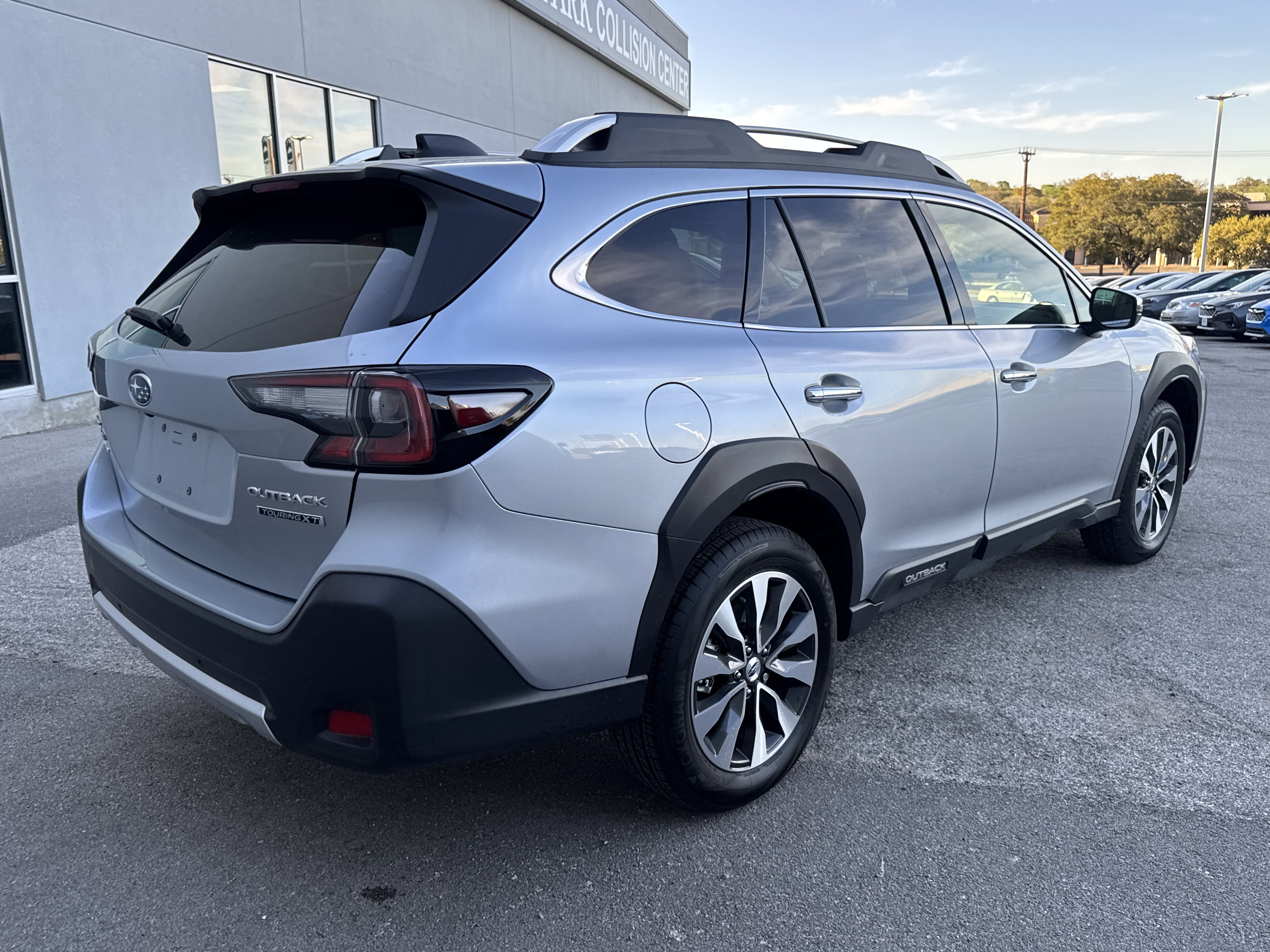 Used 2025 Subaru Outback Touring XT image 3