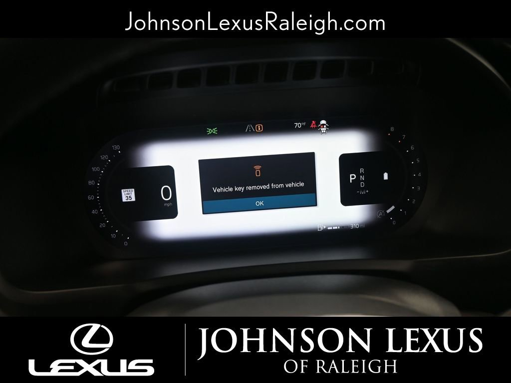 Used 2023 Volvo XC90 B5 Core w/ Protection Package Premier AWD/4WD image 14