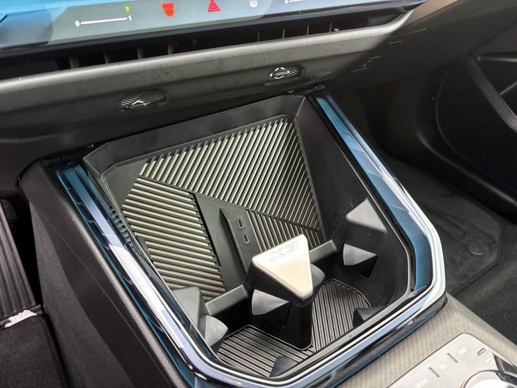 Used 2025 BMW X3 xDrive30i w/ Convenience Package image 21