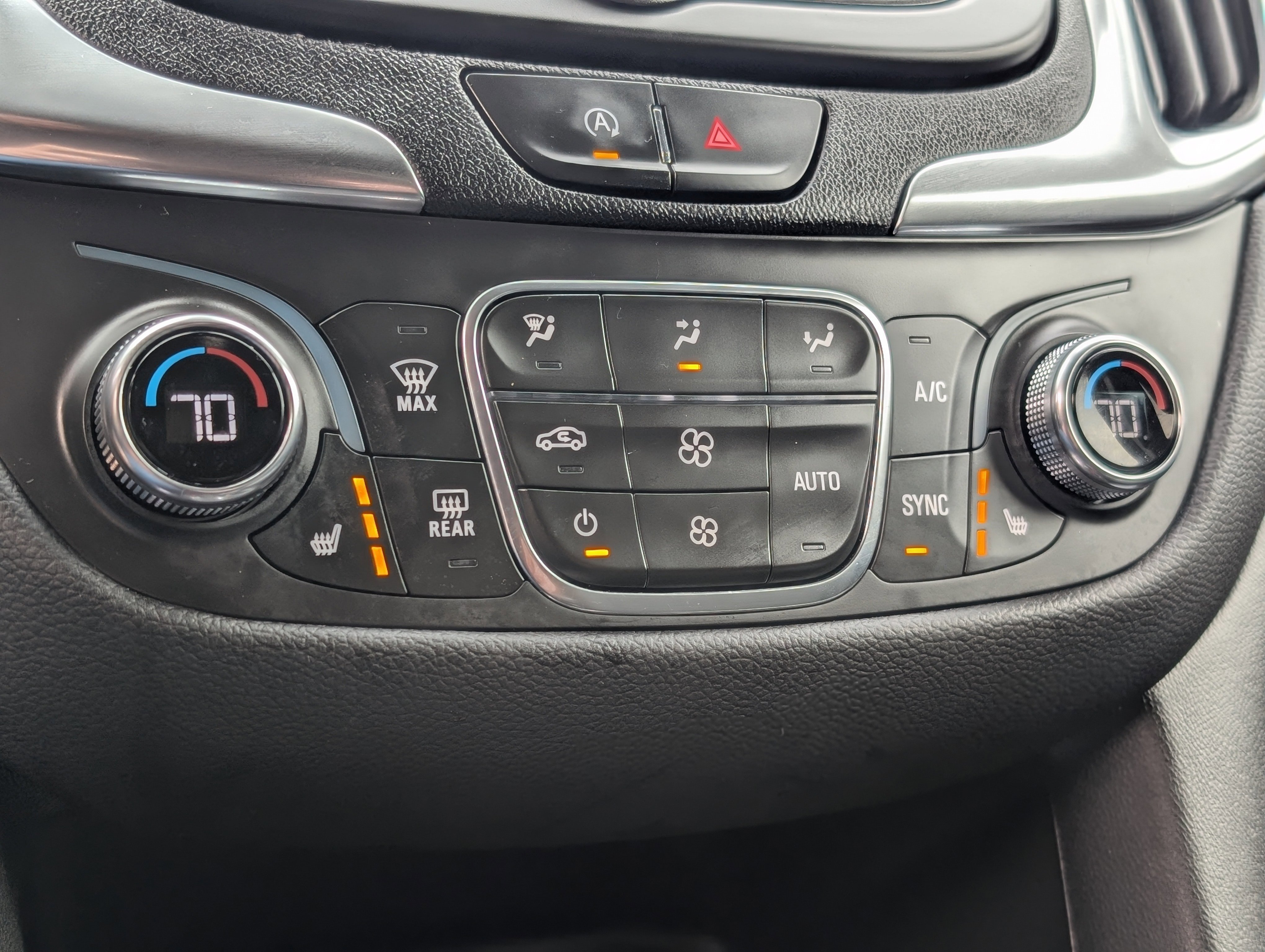 Used 2022 Chevrolet Equinox LT w/ Driver Convenience Package image 20