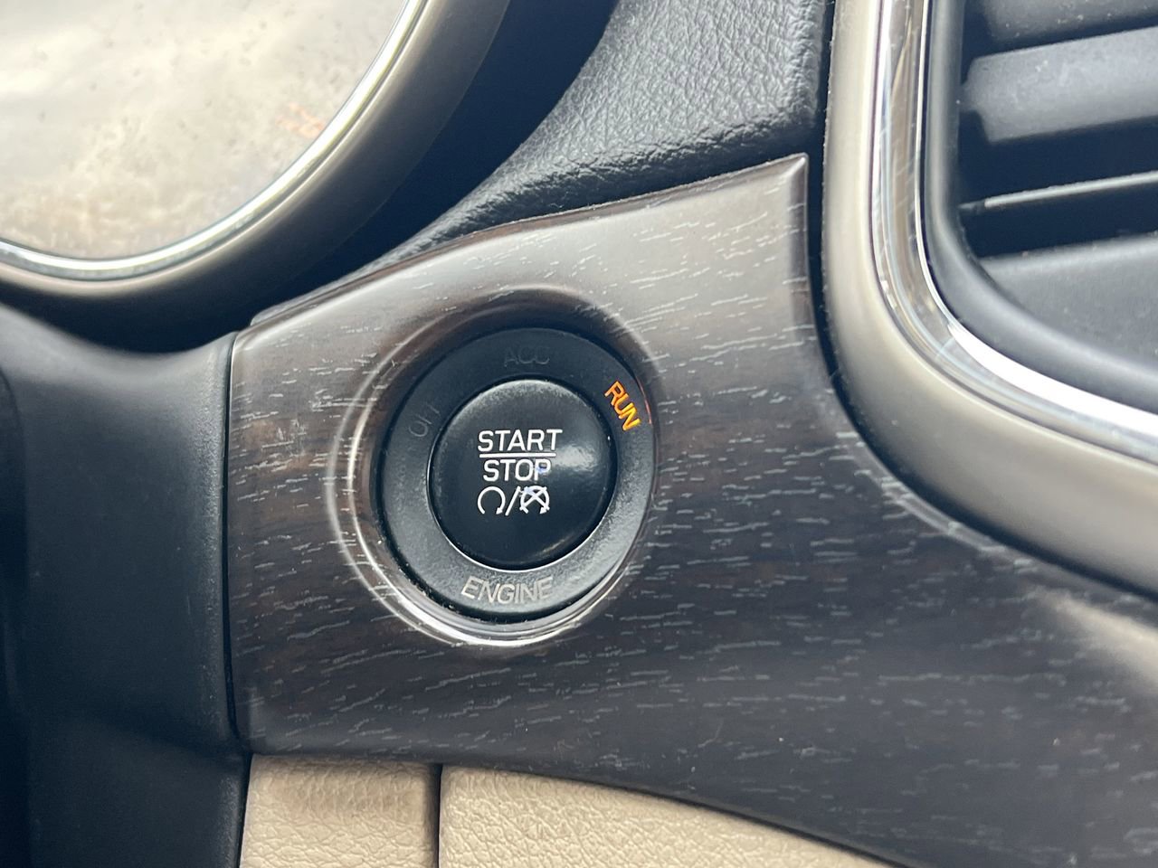 Used 2014 Jeep Grand Cherokee Laredo w/ Quick Order Package 23E image 9