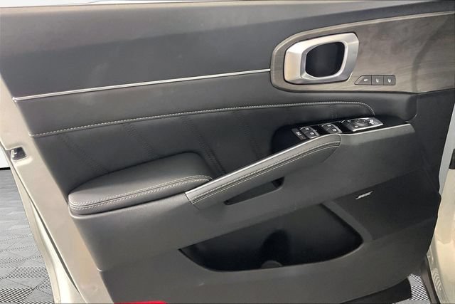 Certified 2026 Kia Sorento SX Prestige AWD/4WD image 18