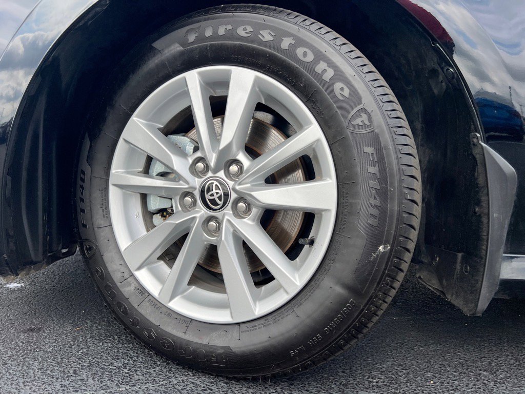 Used 2025 Toyota Camry LE image 27