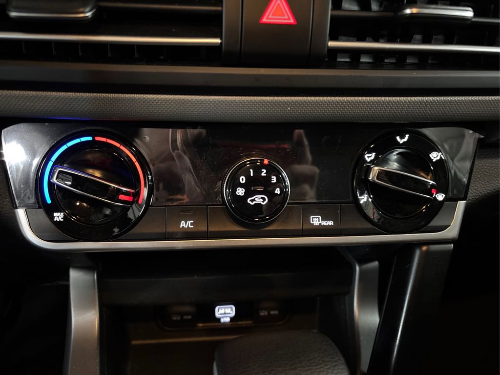 Used 2023 Kia Seltos LX image 28