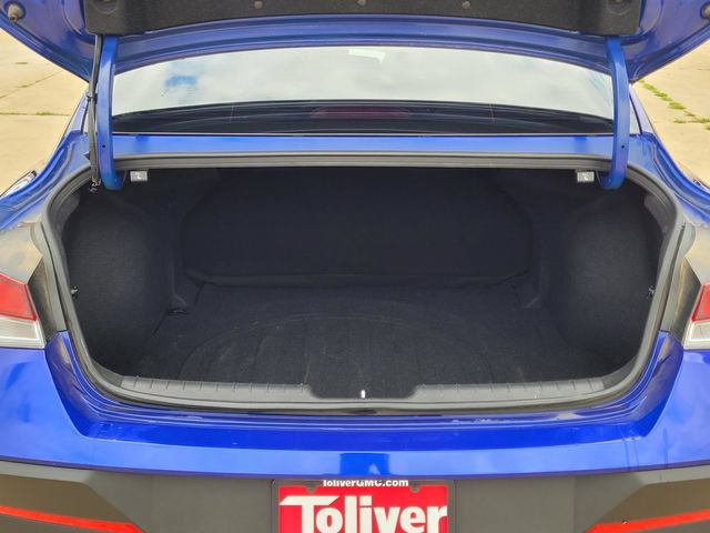 Used 2025 Hyundai Elantra Sport FWD image 11