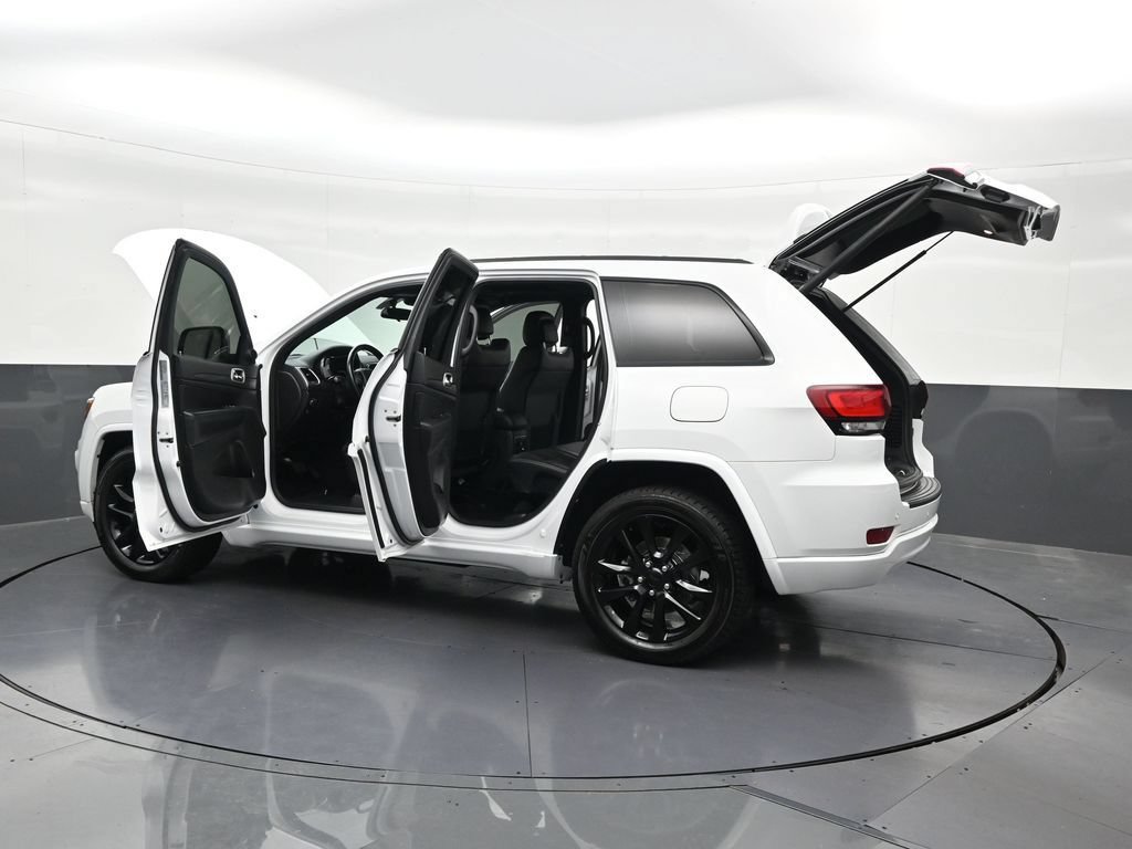 Used 2021 Jeep Grand Cherokee Laredo X RWD image 39