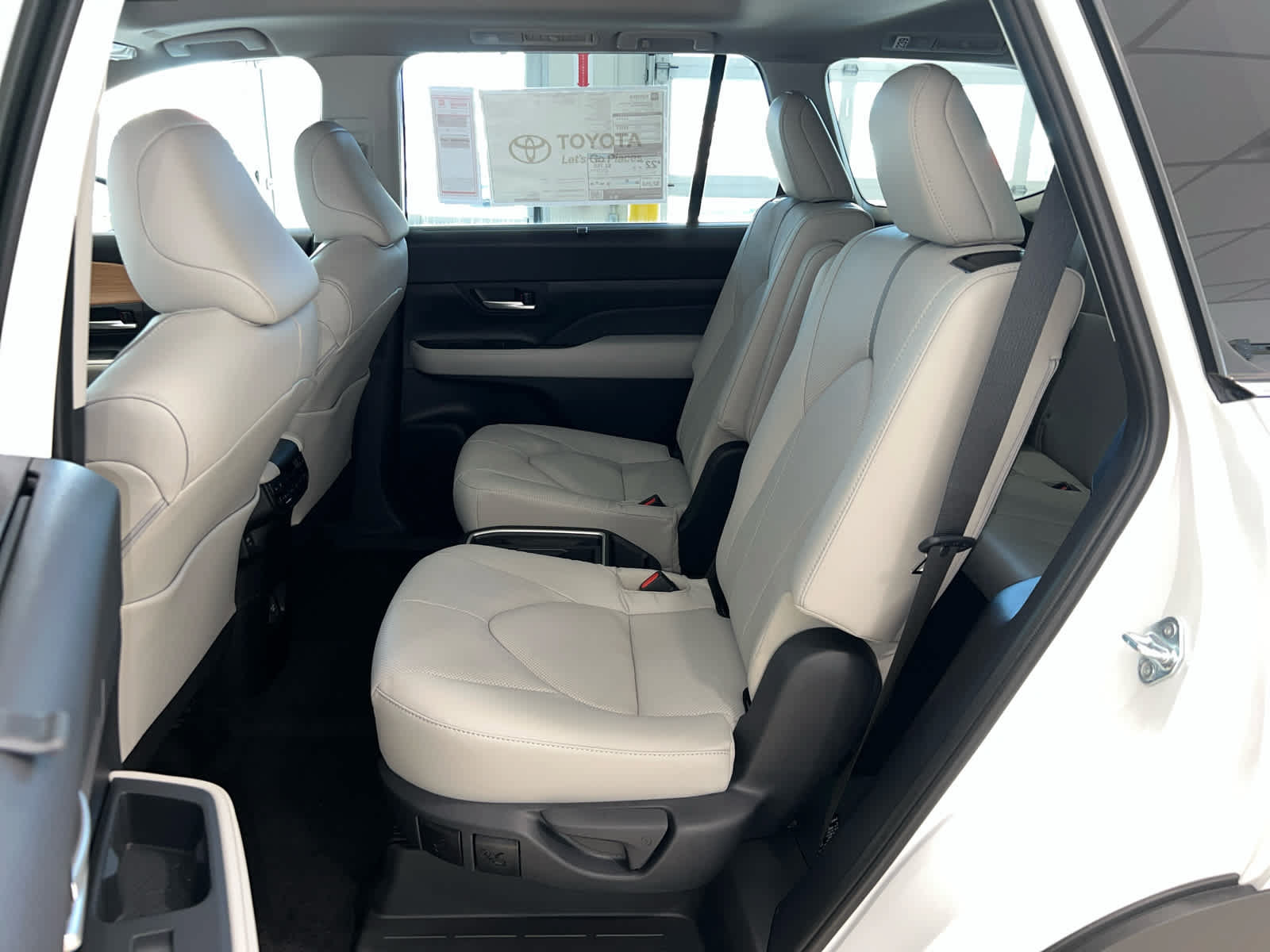 New 2026 Toyota Grand Highlander AWD image 12