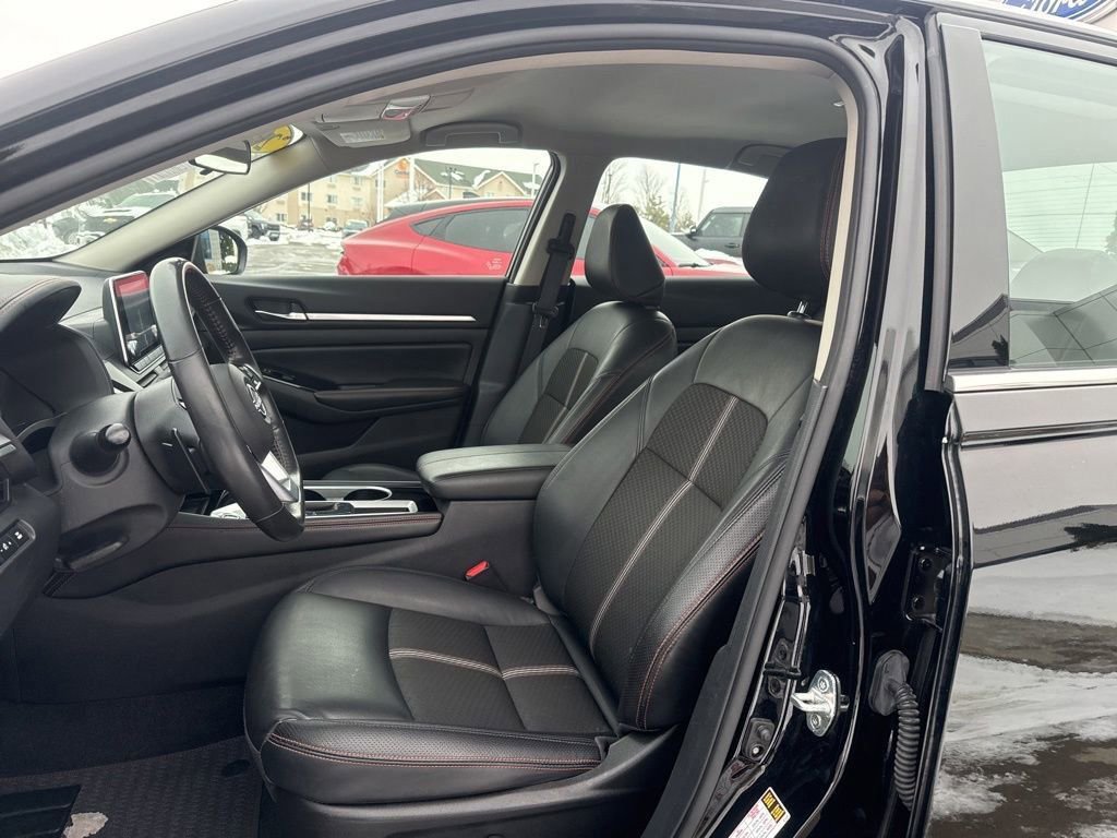 Used 2024 Nissan Altima 2.5 SR image 10