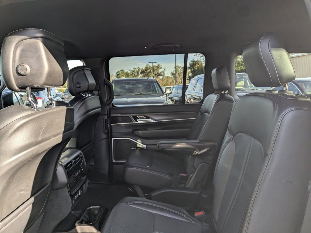 Used 2024 Jeep Wagoneer Series III image 15