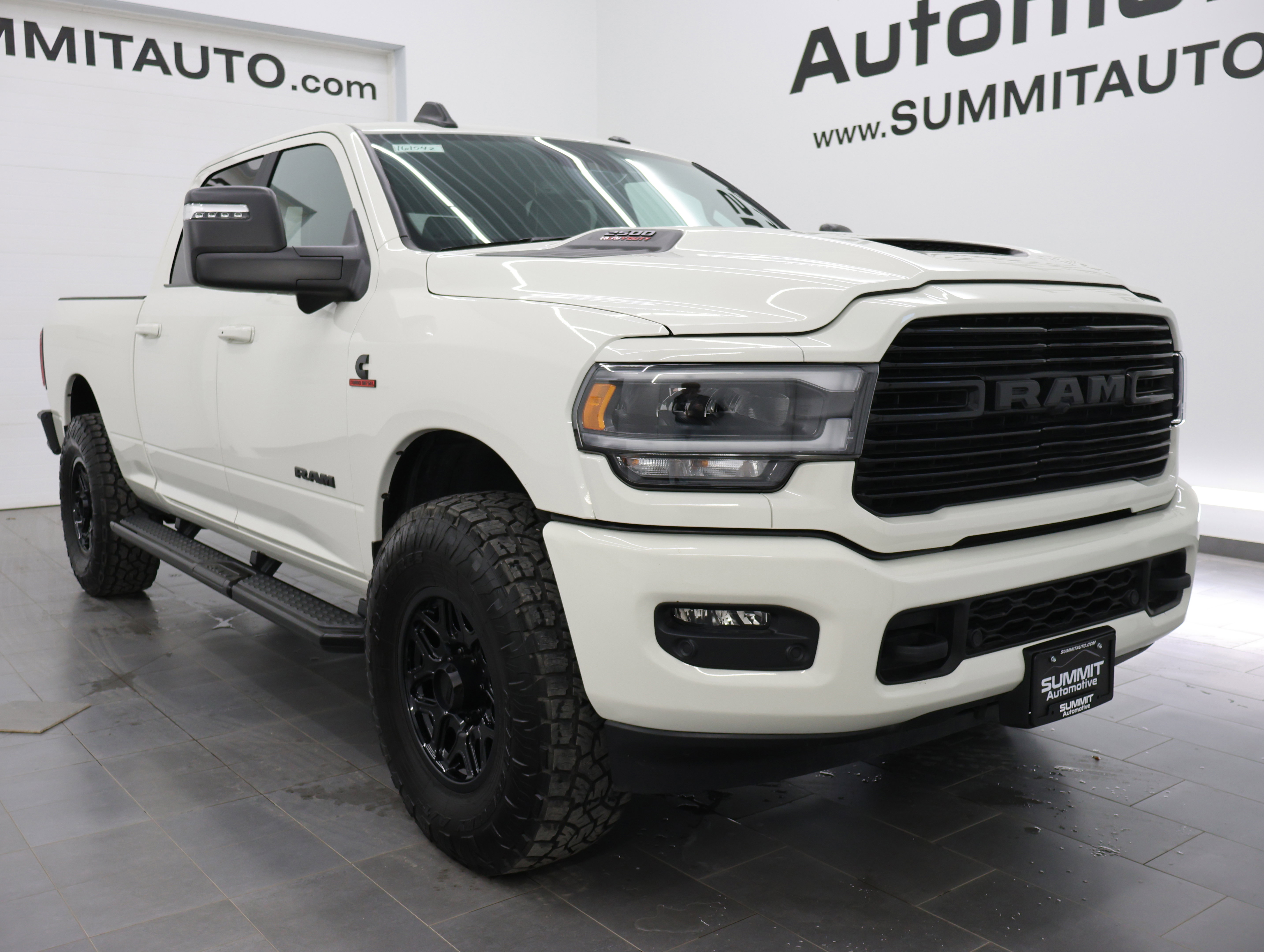 Used 2024 RAM 2500 Laramie w/ Night Edition image 2