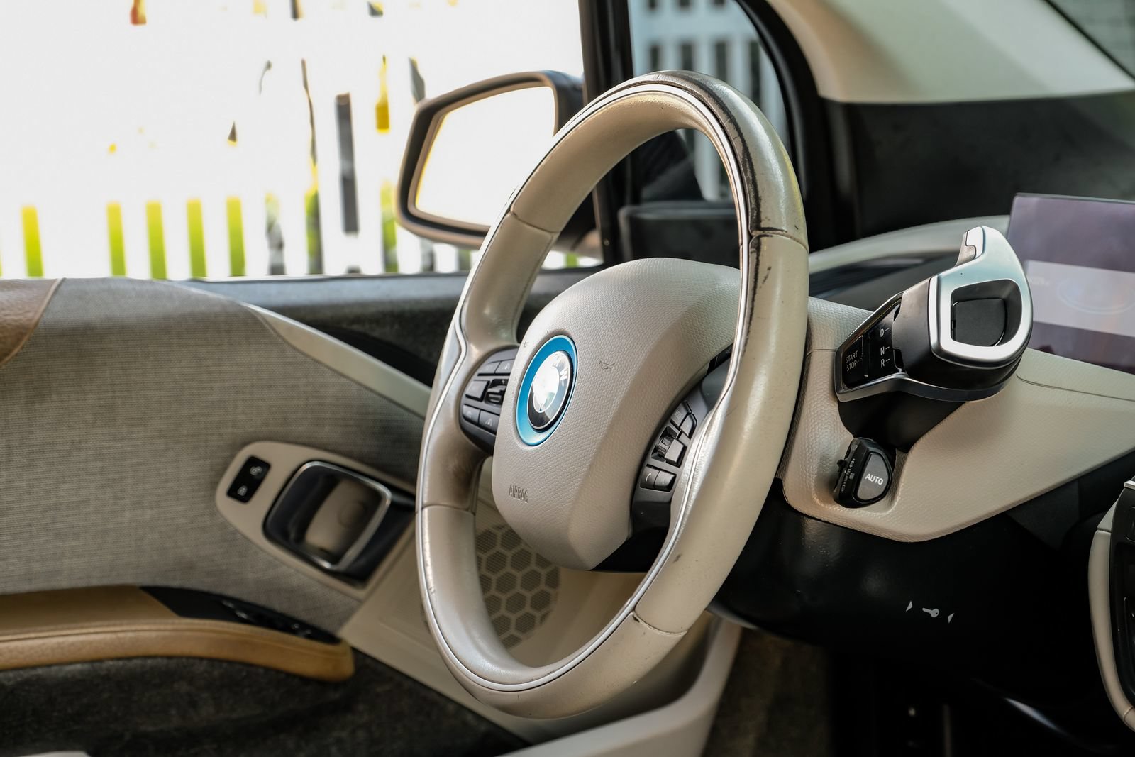 Used 2015 BMW i3 w/ Range Extender RWD image 11