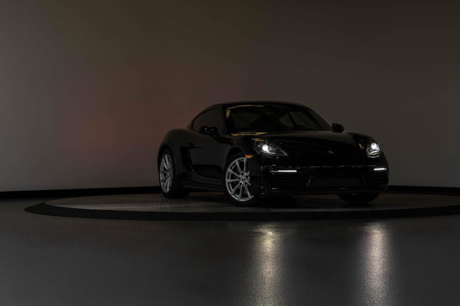 Used 2018 Porsche 718 Cayman RWD image 26