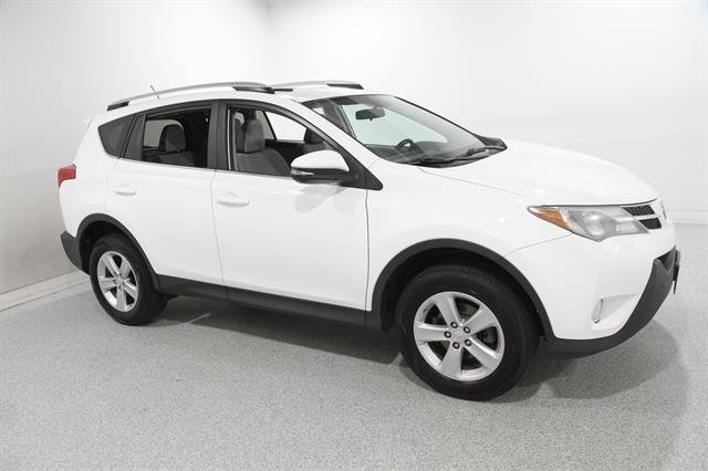 Used 2014 Toyota RAV4 XLE AWD/4WD video 1