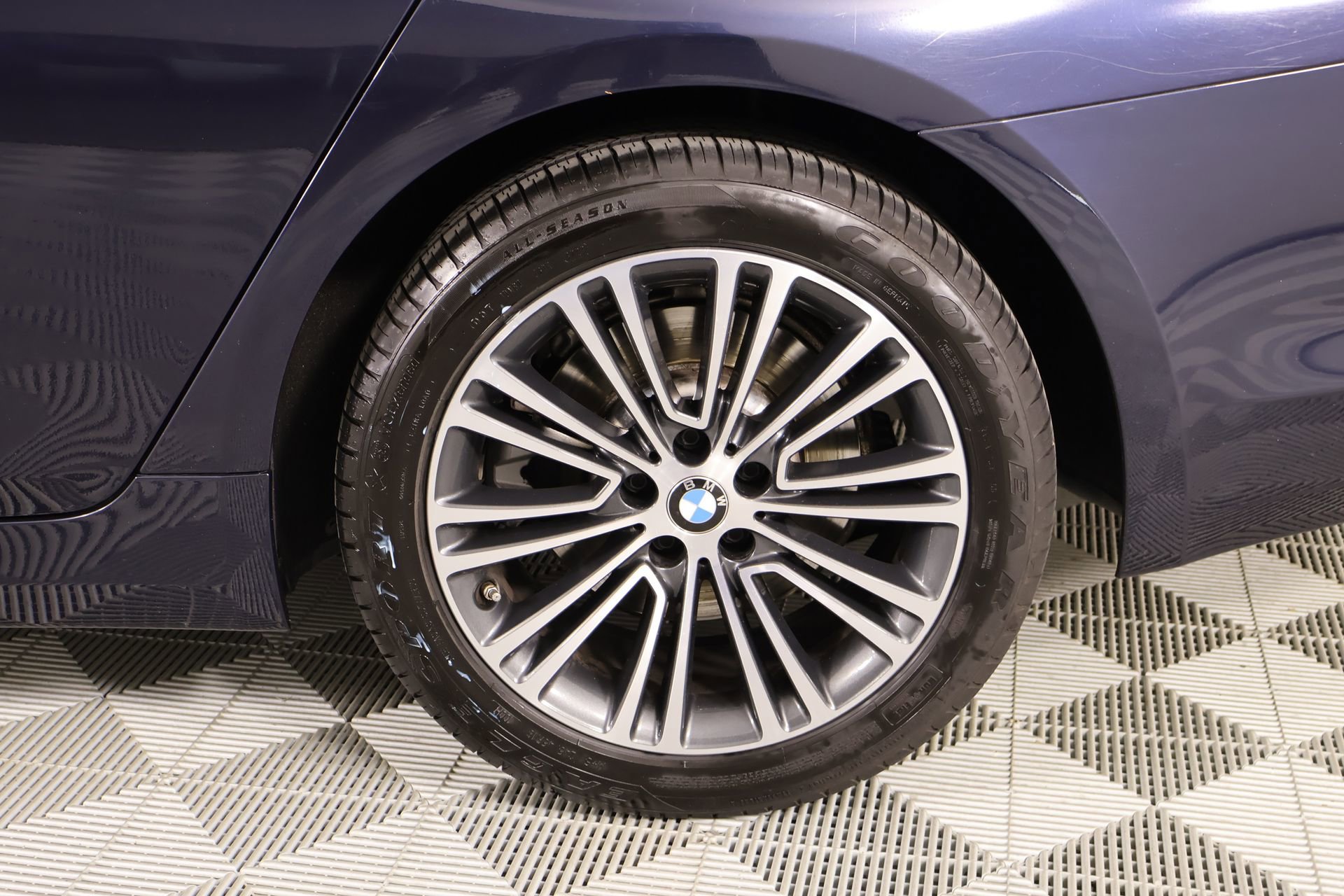 Used 2019 BMW 530e xDrive w/ Convenience Package image 20