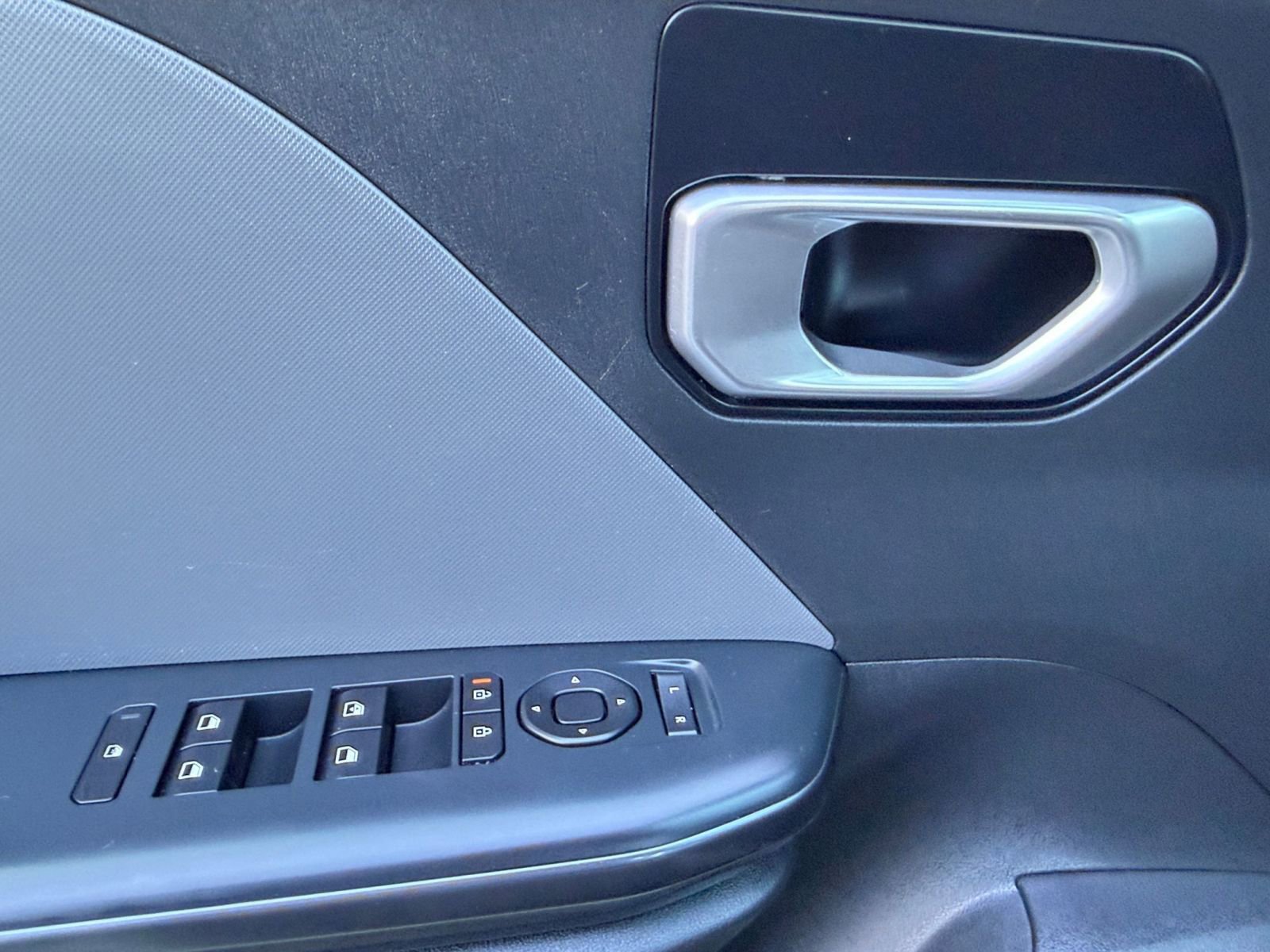 Used 2025 Kia K4 LXS image 18