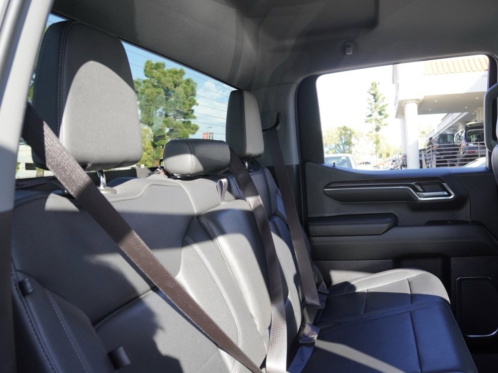 Used 2024 GMC Sierra 1500 SLT image 17